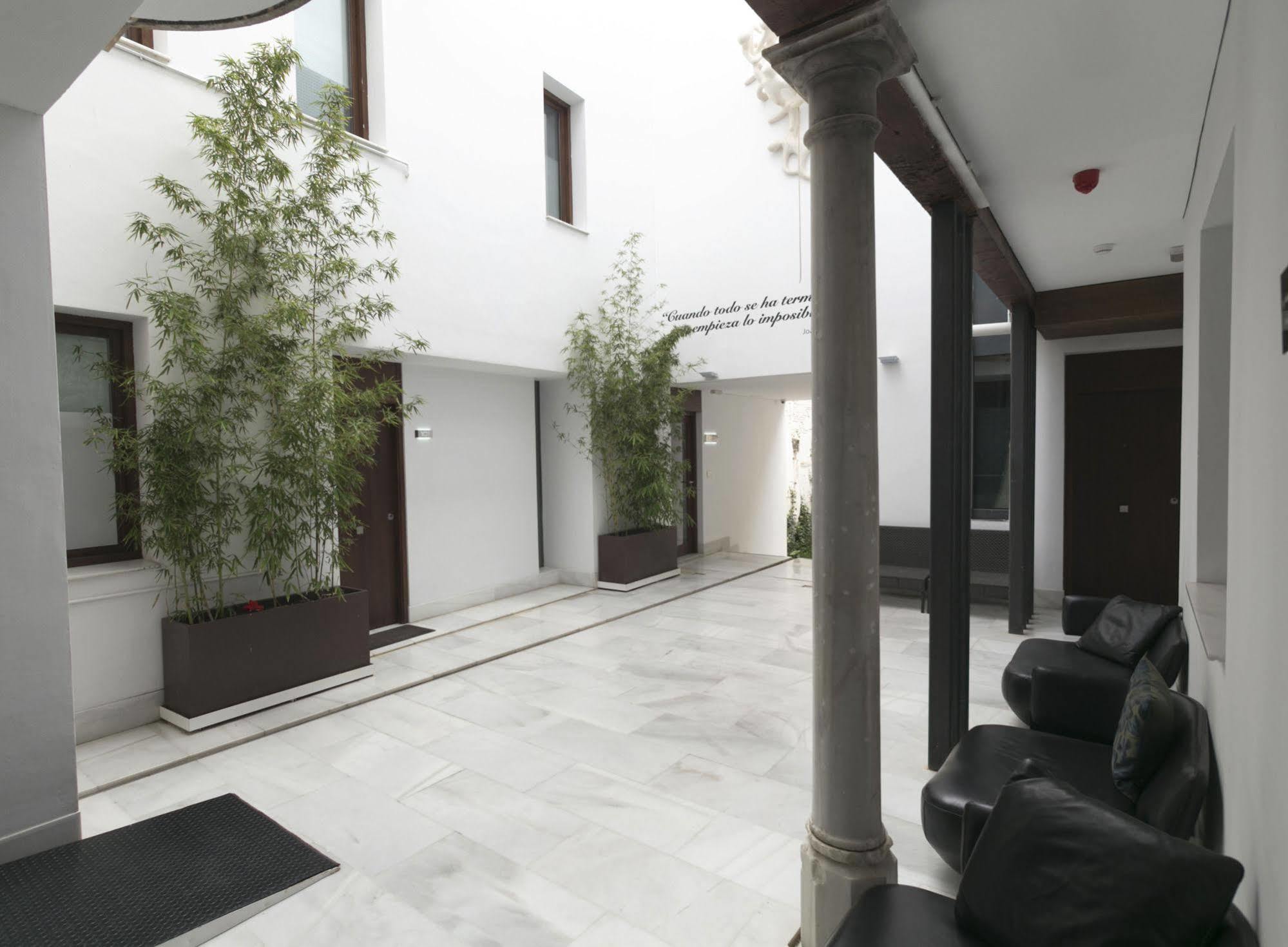 Elvira Suites Гранада Экстерьер фото
